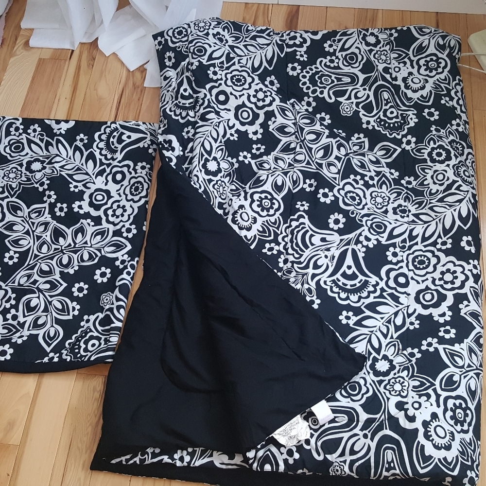◾Twin xl reversible comforter